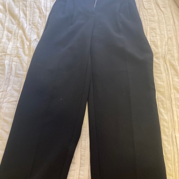 Aritzia Cropped Effortless Pants in Black - Picture 5 of 8